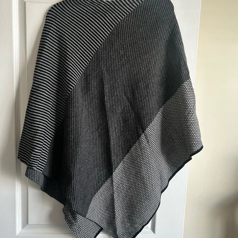 LOFT Black and White Knit Poncho